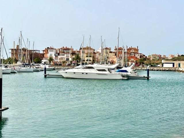 Gatu Sherry, Junto Puerto Deportivo Y Playa " Preferente Mayores De 25 Anos Y Familias " El Puerto de Santa Maria Exterior foto